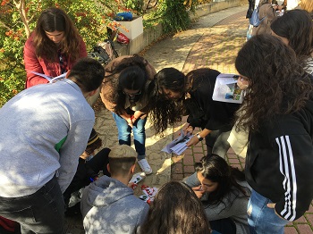 Un grupo de estudiantes de Bachillerato en la pasada Semana de la Ciencia. / UCM.