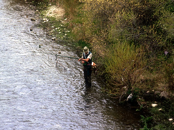 Un aficionado a la pesca recreativa. / B. Elvira.