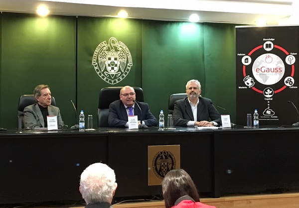 De izq. a dcha. Iñaqui Gabilondo, José Manuel Pingarrón y Raúl Mata en la inauguración. / UCM