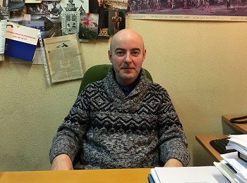 Miguel Luque Talaván, en su despacho. / UCM. 