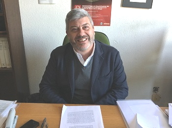 Ángel Morillo, en su despacho. / UCM.