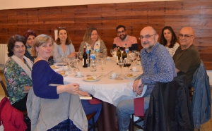 Compartiendo mesa y conversación en Santiago de Compostela