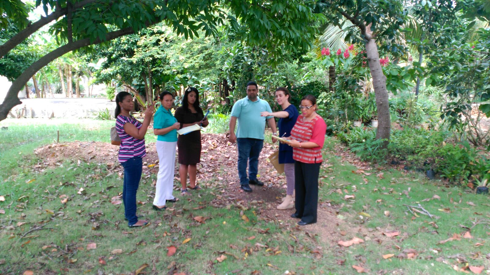 María Ruiz del Árbol (CSIC-EST/AP) durante las clases en República Dominicana (10-14 de octubre de 2016).