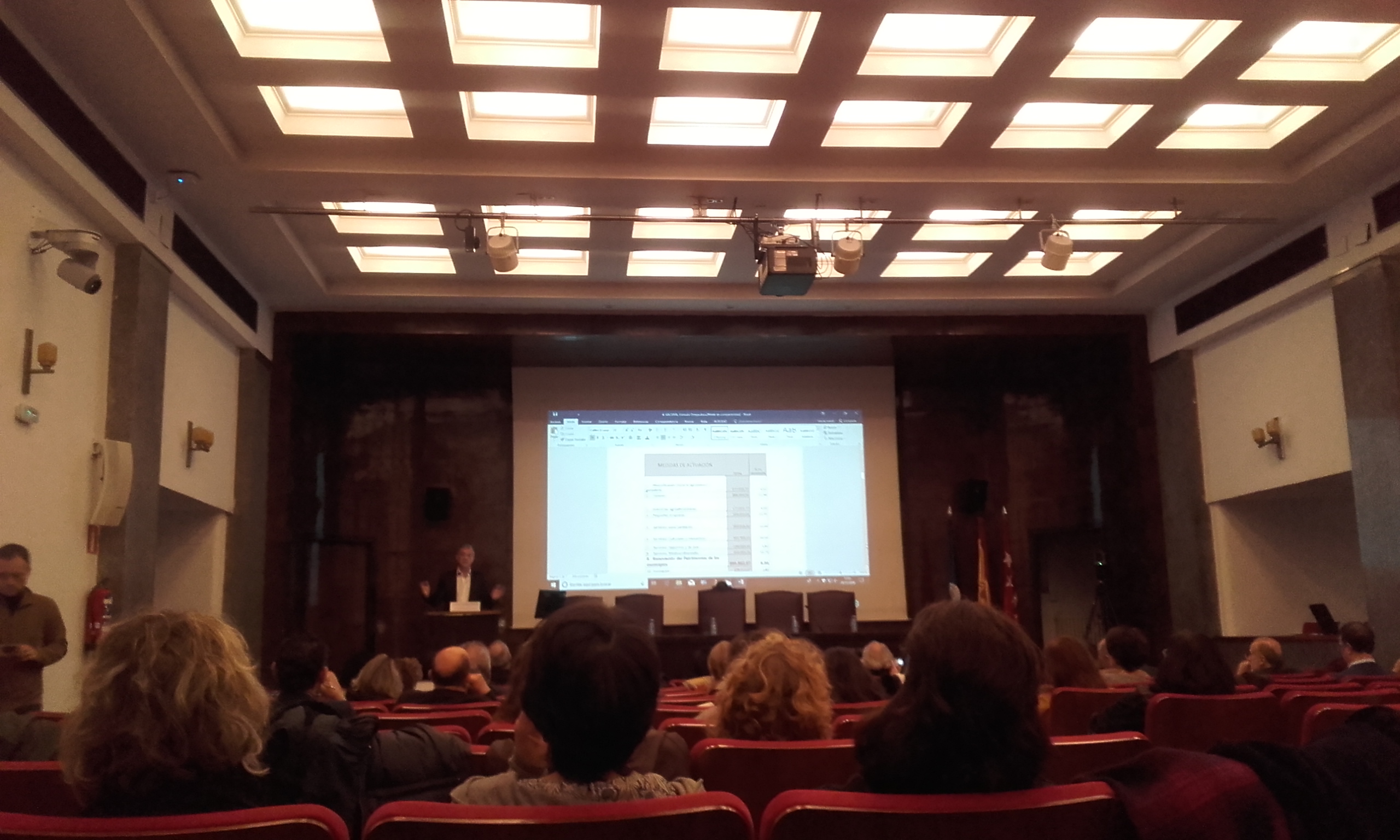 D. Gonzalo Ortega García presenta la labor que realiza el Grupo de Acción Local Sierra Norte de Madrid en la conservación del patrimonio del medio rural.