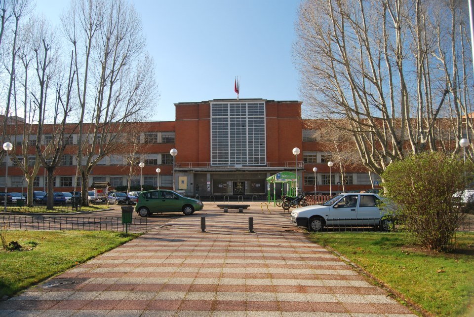 Façade Building A Faculty of Language Studies (Photo credit: Viviane de Moraes Abrahão)