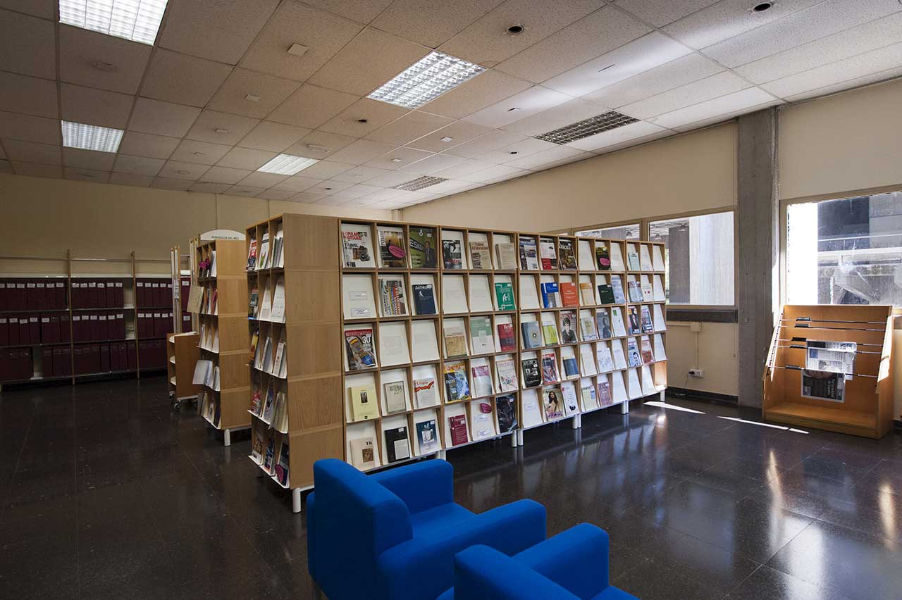 Sala de Revistas y Hemeroteca de la Biblioteca de la Facultad