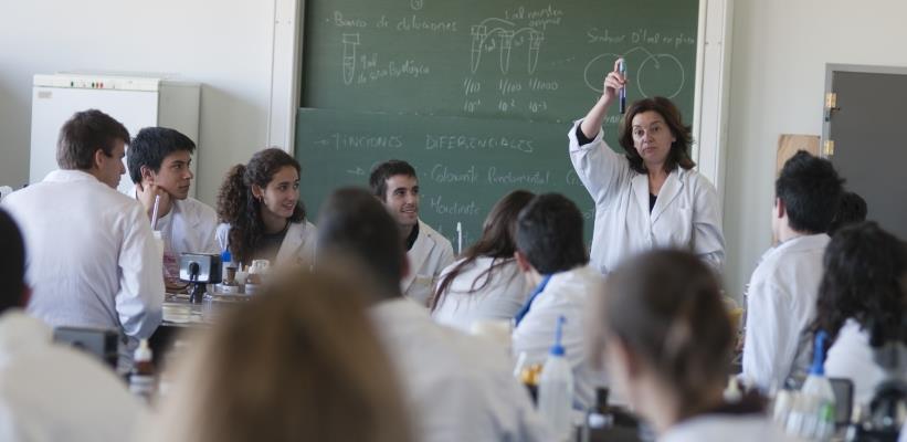 II Congreso Internacional sobre derechos de la mujer, bajo el título "Simplemente iguales. Deconstruyendo mitos". 7 de marzo de 2024, a las 10:30, Salón de Grados de la Facultad de Derecho-UCM