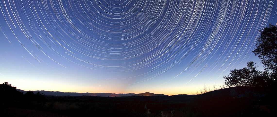 200 años de la pregunta: ¿por qué la noche es oscura?