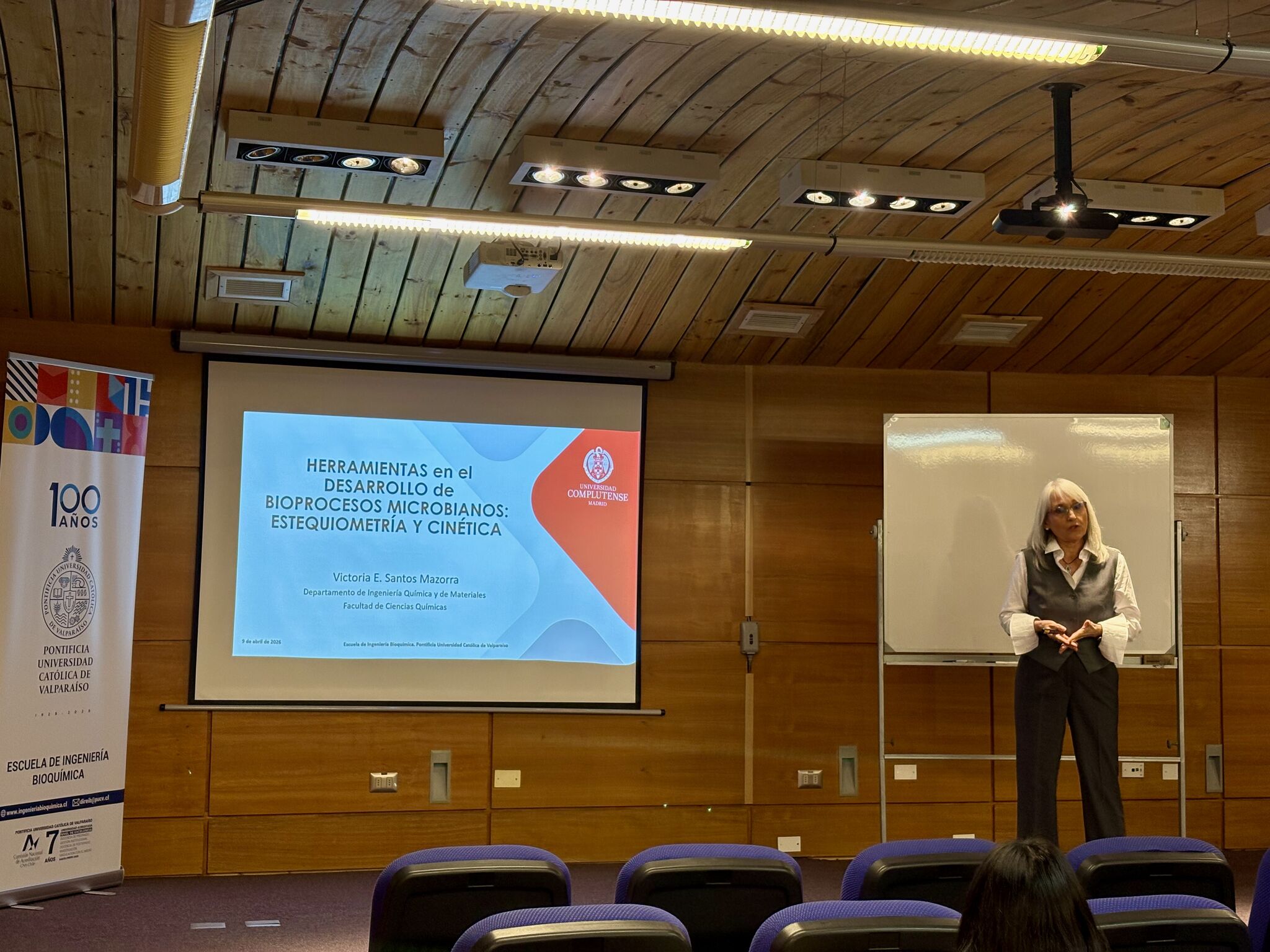 Visit of Prof. Victoria Santos to  Escuela de Ingeniería Bioquímica PUCV