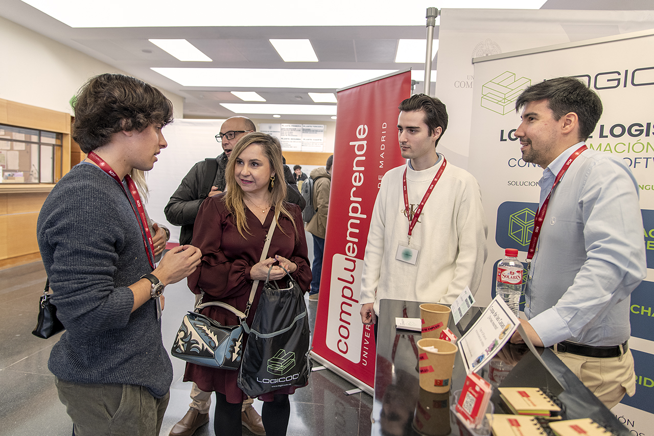 Compluemprende participa en el VI Foro de Empleo de la Facultad de Informática 