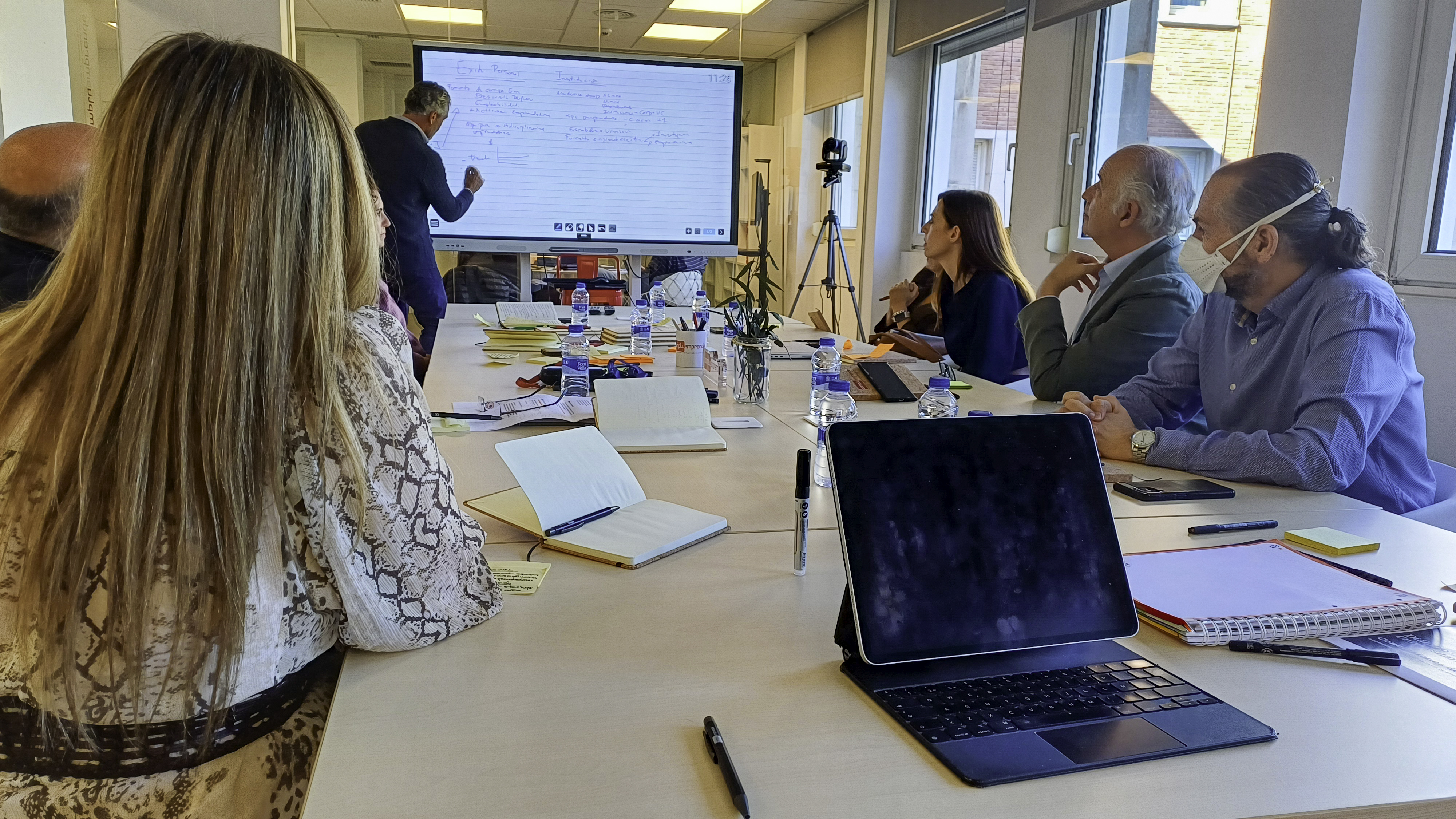 Encuentro para fortalecer el emprendimiento universitario organizado por MIDE en Compluemprende. - 2