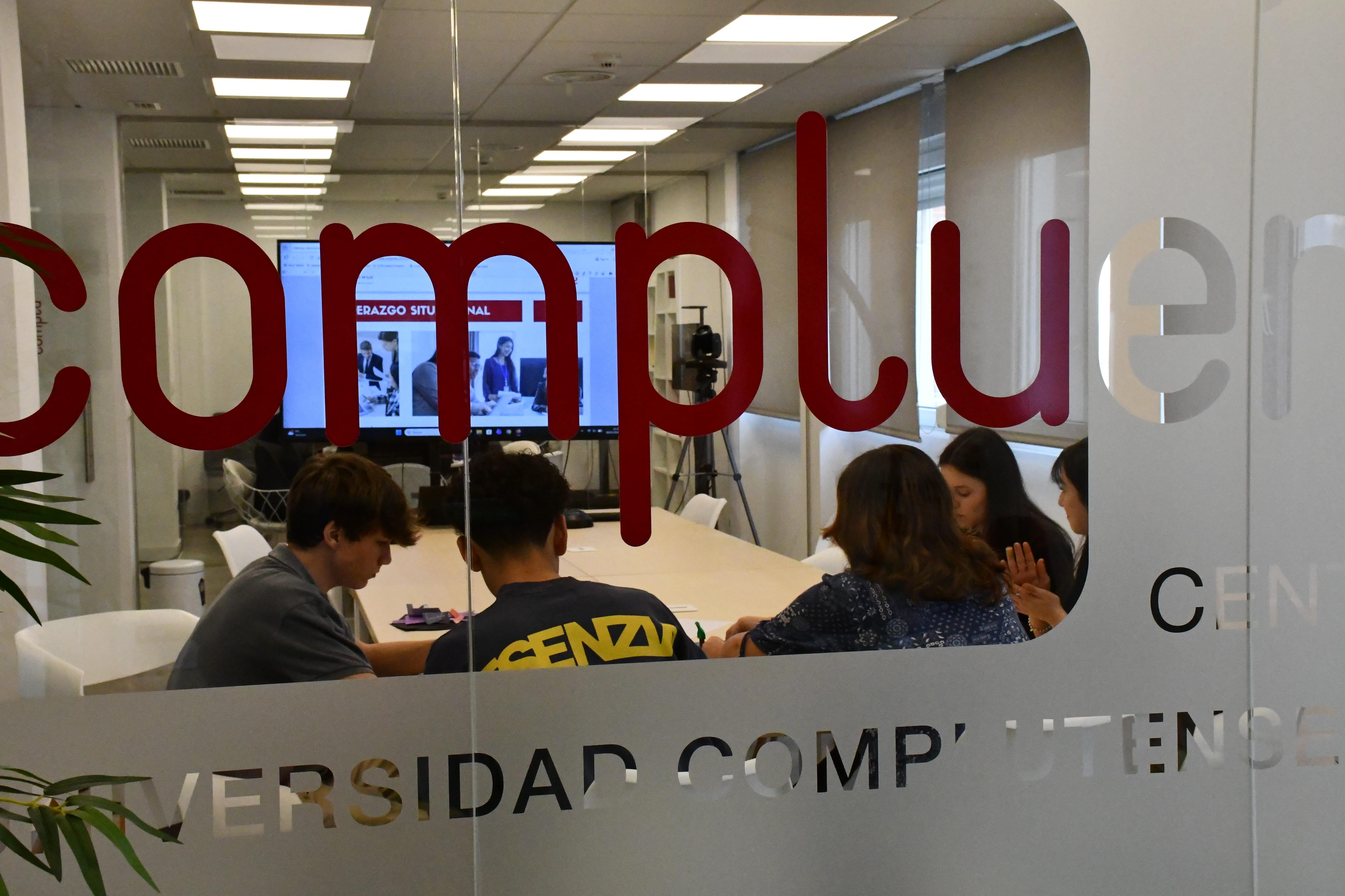 Compluemprende ha abierto sus puertas al alumnado del programa 4.º ESO + Empresa del curso académico 2025/26 - 9