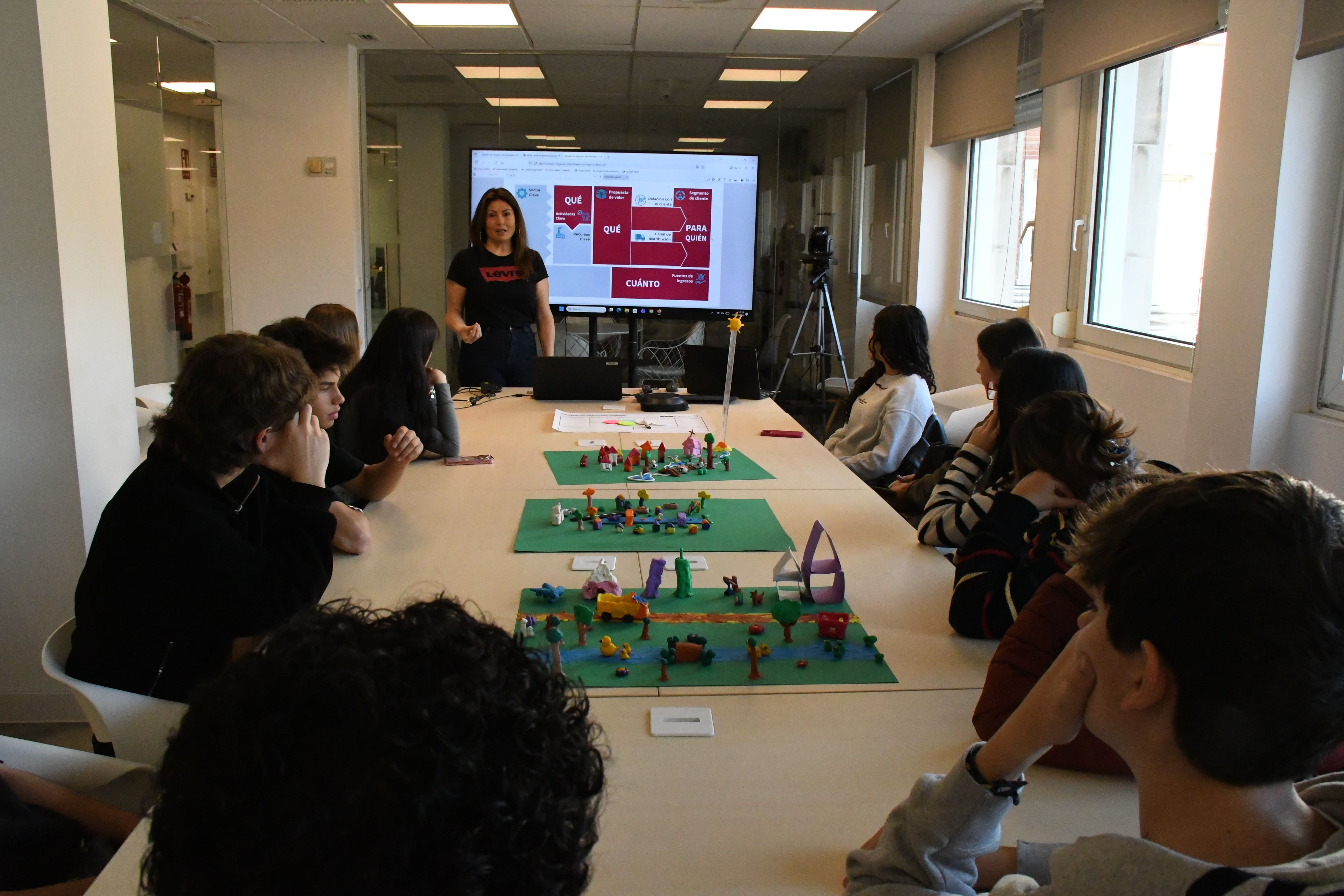 Compluemprende ha abierto sus puertas al alumnado del programa 4.º ESO + Empresa del curso académico 2025/26 - 8