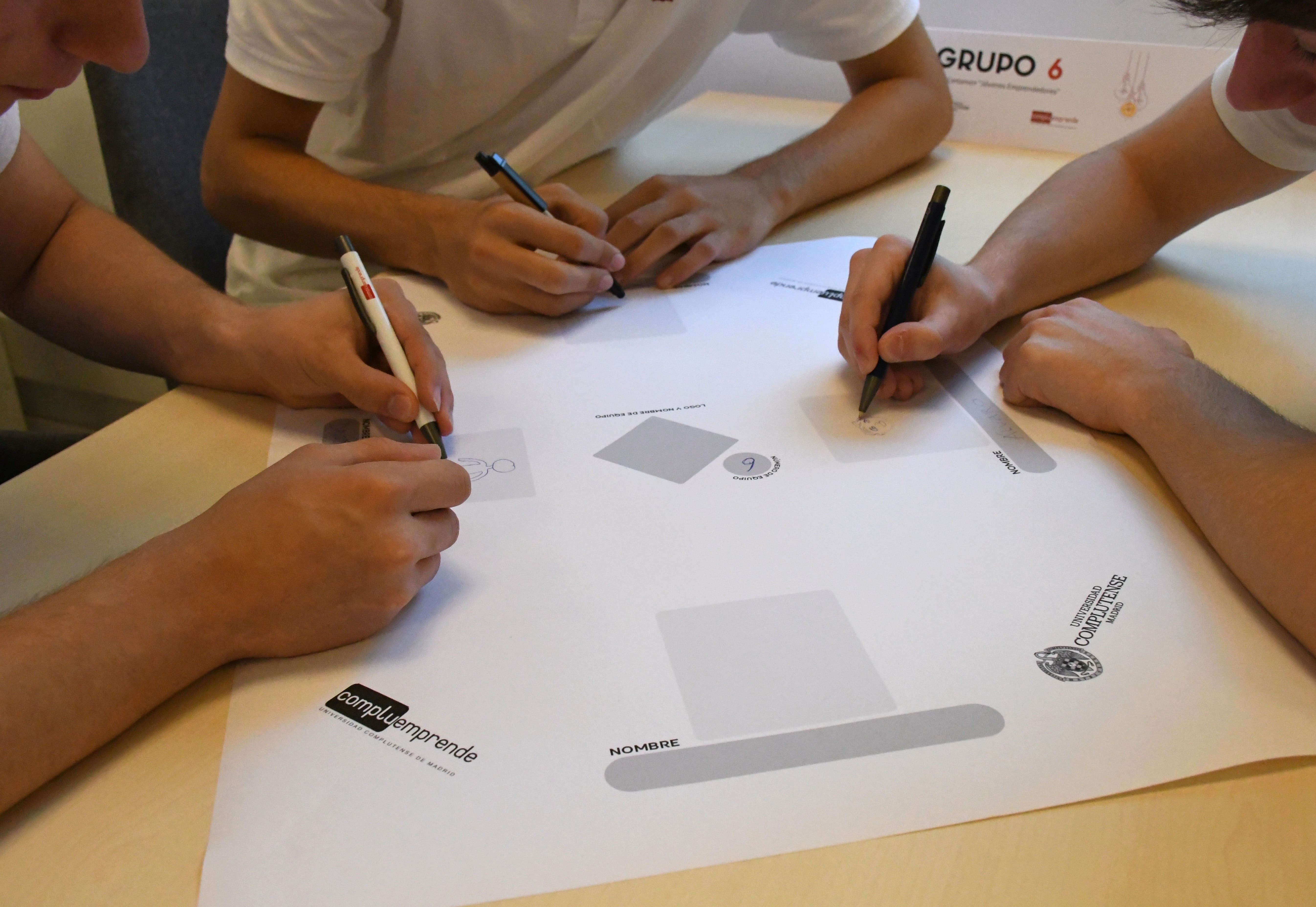 Los ganadores del “Certamen Jóvenes Emprendedores 2026” visitan Compluemprende