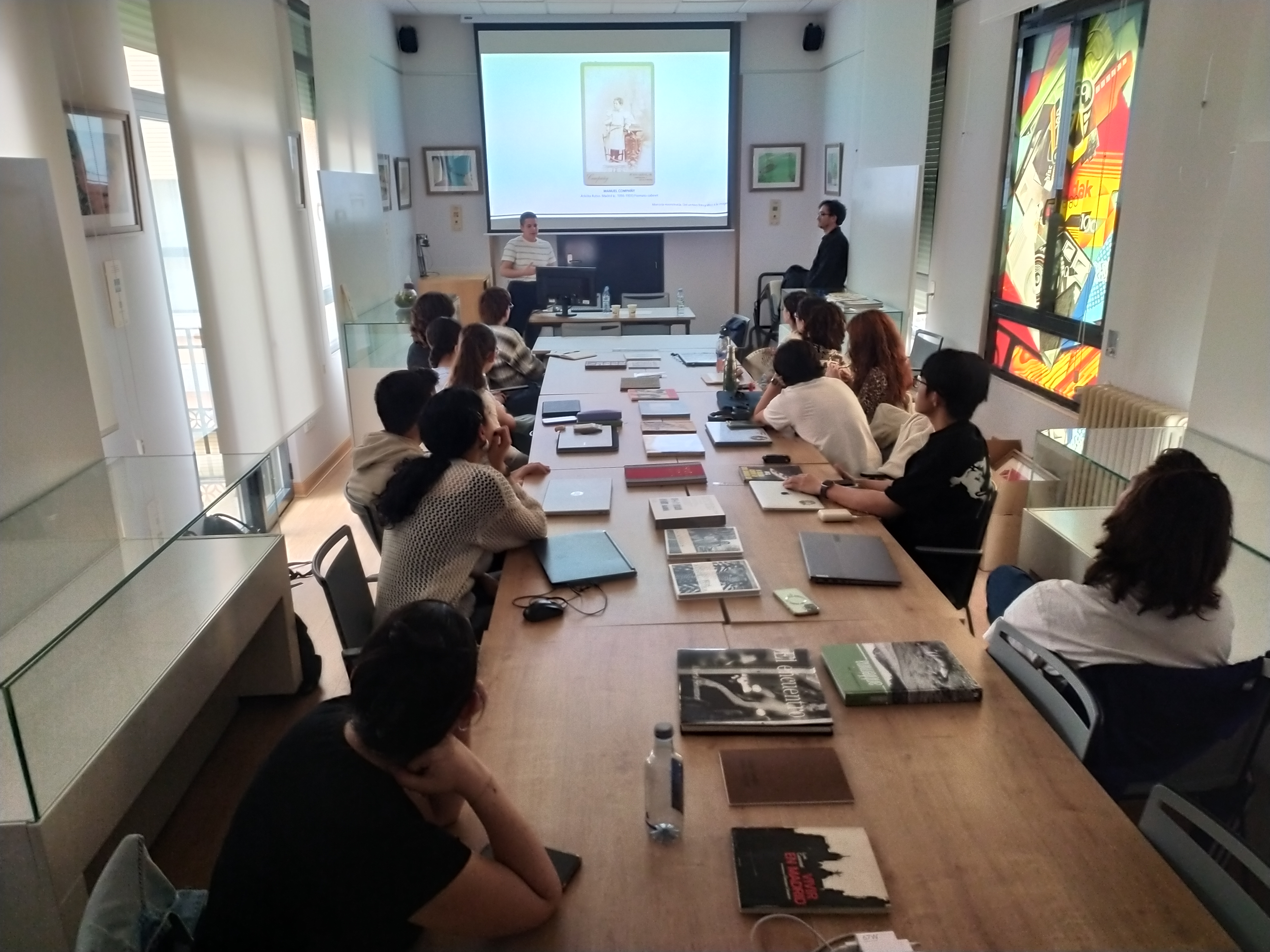 Conferencias, visitas y talleres prácticos