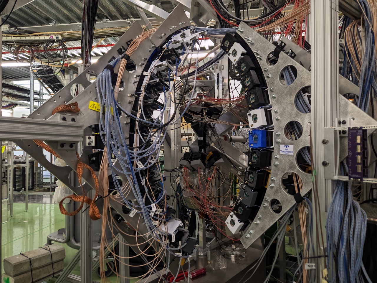 Miembros del Grupo de Física Nuclear participan y lideran un experimento de decaimiento beta en combinación con la detección de neutrones en IDS, ISOLDE (CERN)