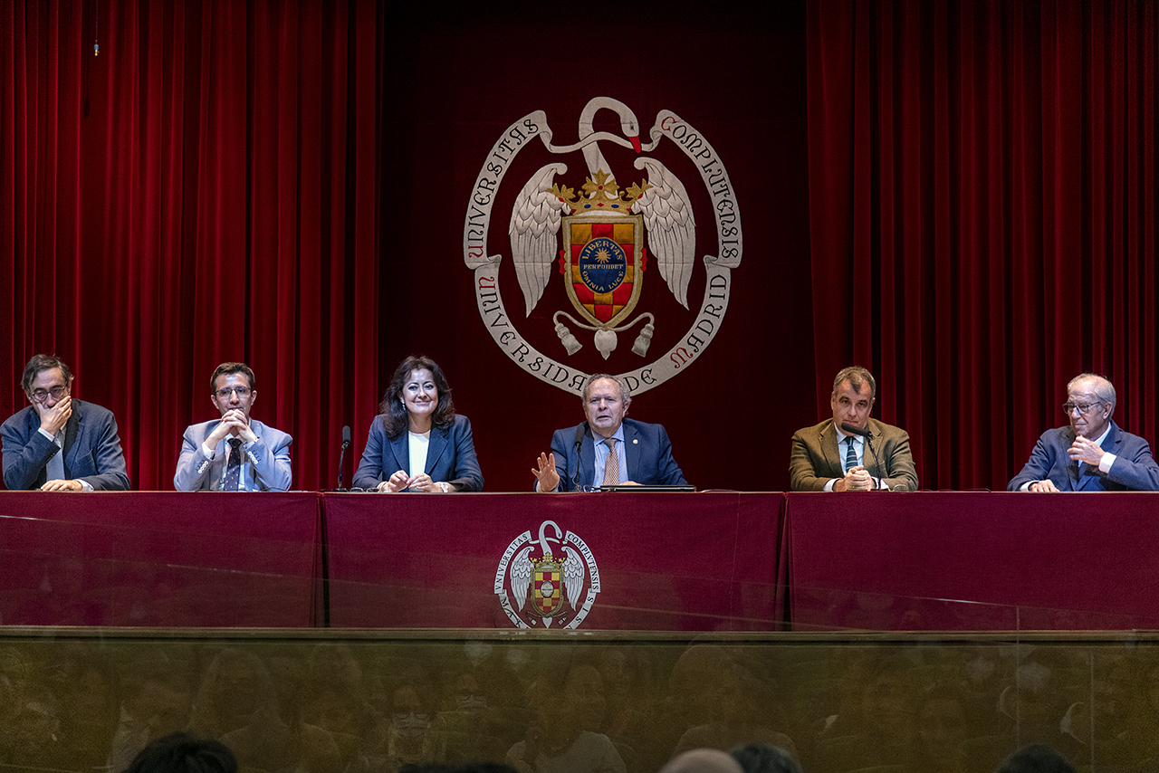 La entrega de los Premios Complutense de Voluntariado 2022 pone el colofón a la II Feria del Voluntariado