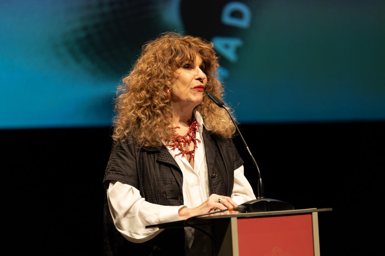 La escritora Gioconda Belli clausura la trigésima octava edición de los Cursos de Verano