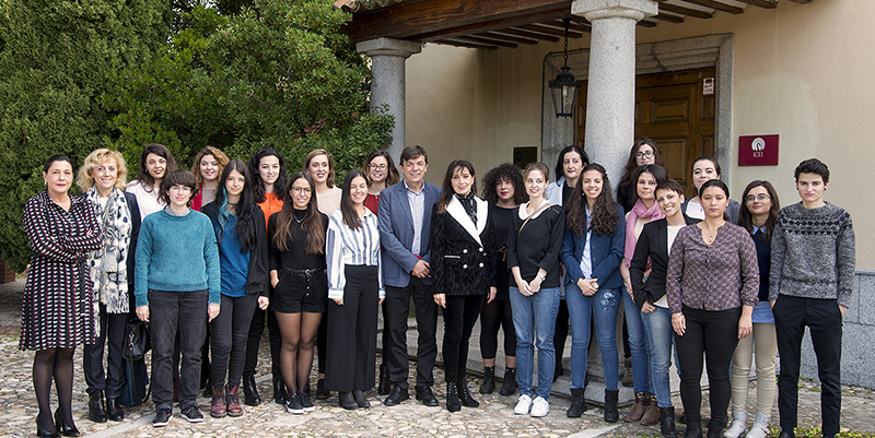 La cantante Luz Casal, en el ciclo "Desayunos con mujeres líderes" que organiza el ICEI con estudiantes