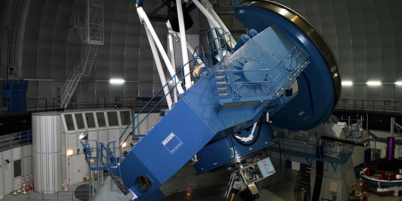 La Complutense lidera el diseño y construcción del nuevo espectrógrafo del Observatorio de Calar Alto que estudiará la emisión de rayos UV-A del Cosmos