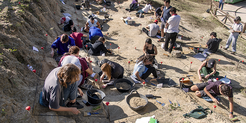 Los yacimientos paleontológicos del campus de Somosaguas celebran sus primeros 25 años de excavaciones