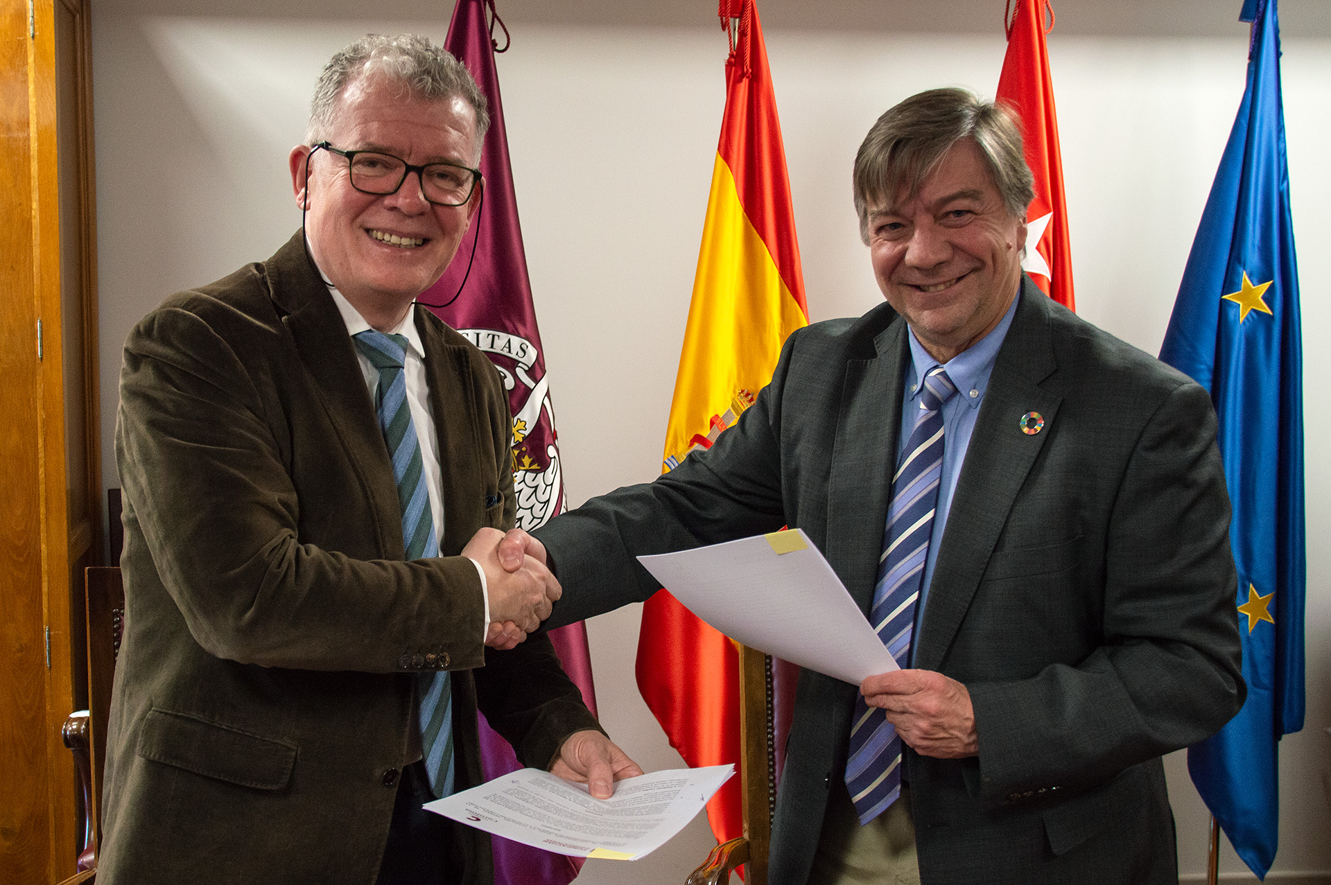 La Fundación Complutense y la Fundación Carolina acuerdan la concesión de 50 becas para el alumnado de la Escuela Complutense de Verano de 2023