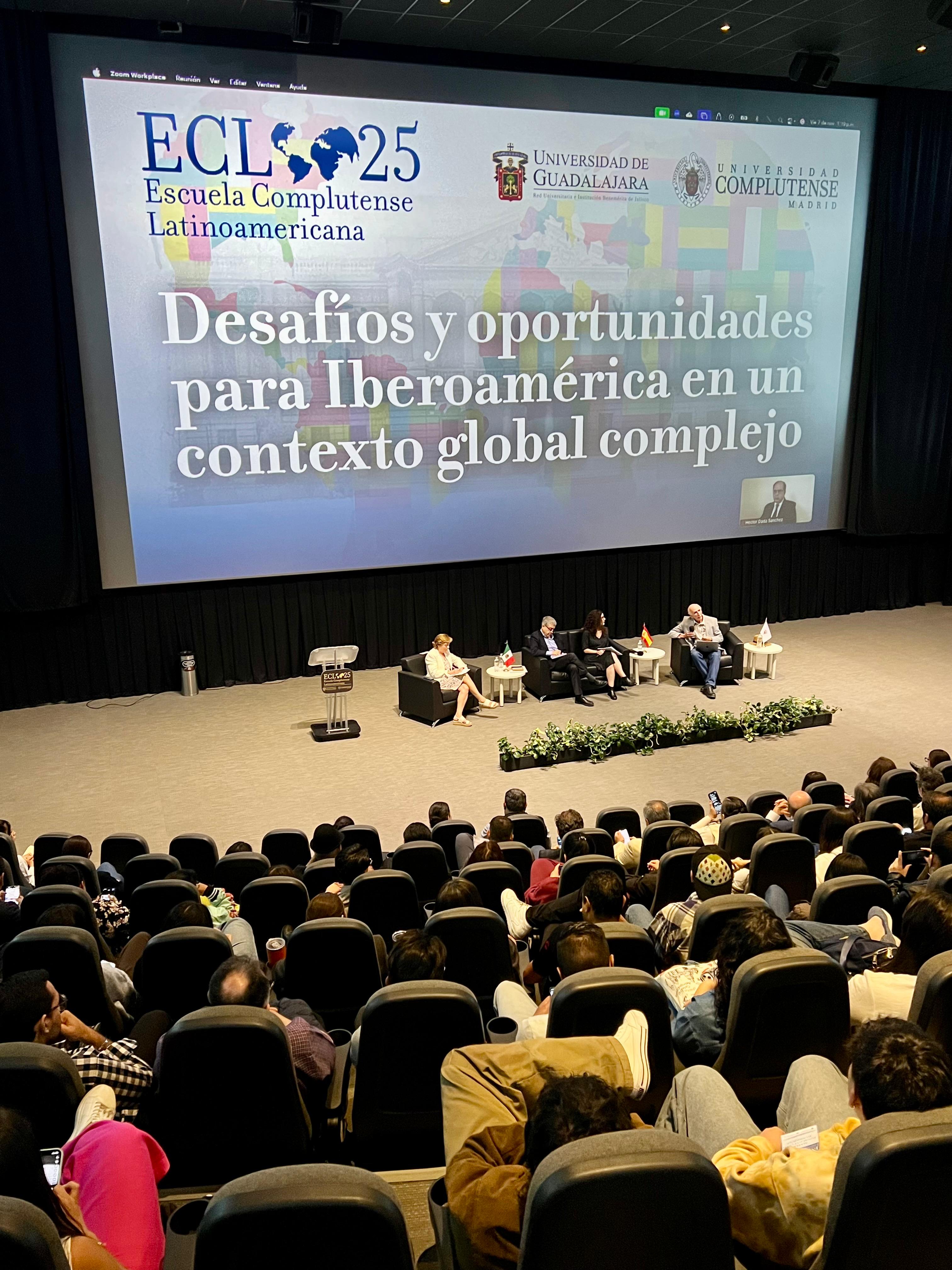 Panel “Desafíos y oportunidades para Iberoamérica en un contexto global complejo” - 2