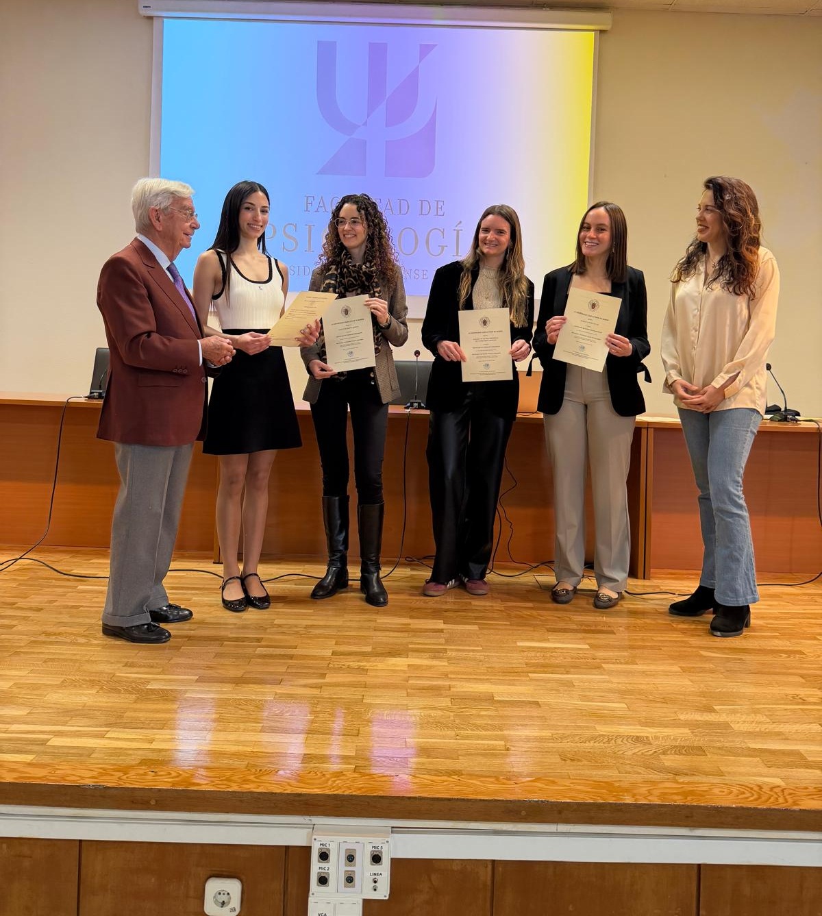 Clausurada la 1.ª edición de la Microcredencial "Psicología y Nutrición. Salud en equilibrio" y abierta la matrícula para la 2.ª que empieza el 15 de mayo 