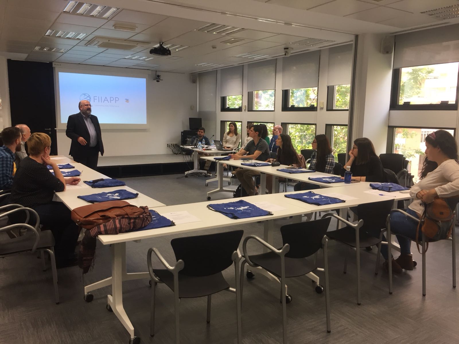 Visita de los alumnos del Máster a la FIIAPP