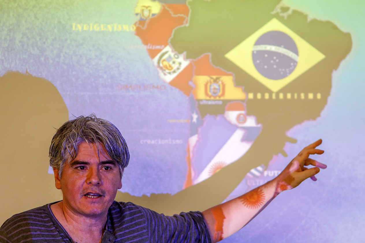 Juan Bonilla: “Las vanguardias no son un movimiento estético, son una época”