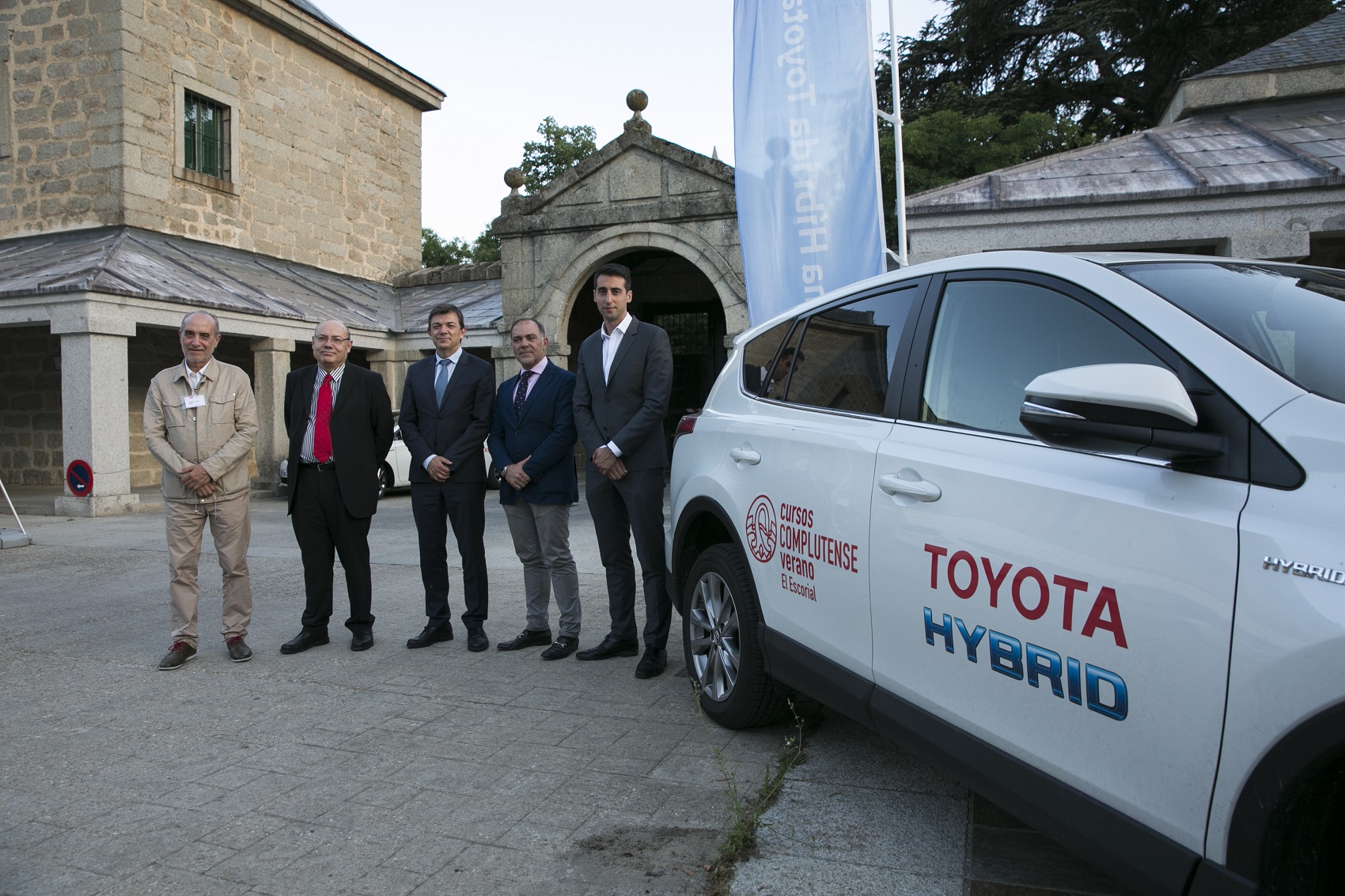 La gama híbrida de Toyota, vehículo oficial de los Cursos de Verano