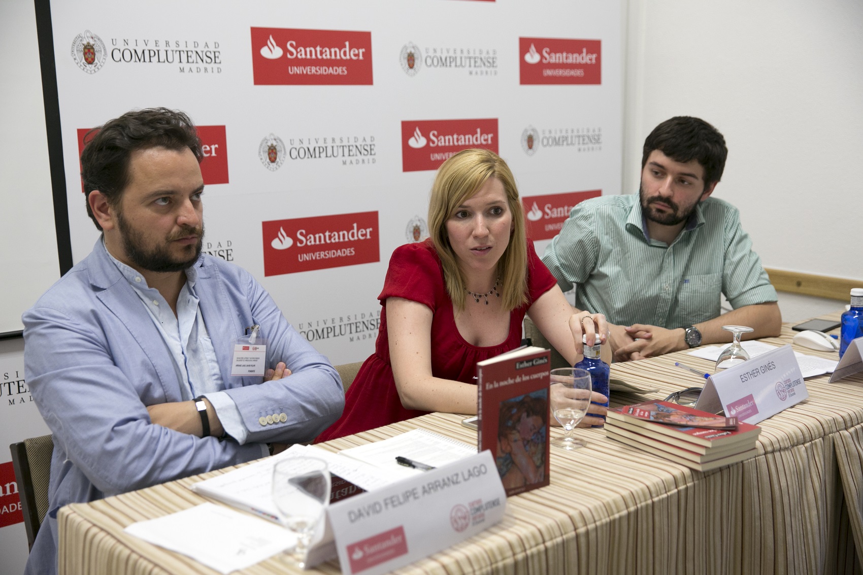 Esther Ginés presentó su segunda novela "En la noche de los cuerpos"