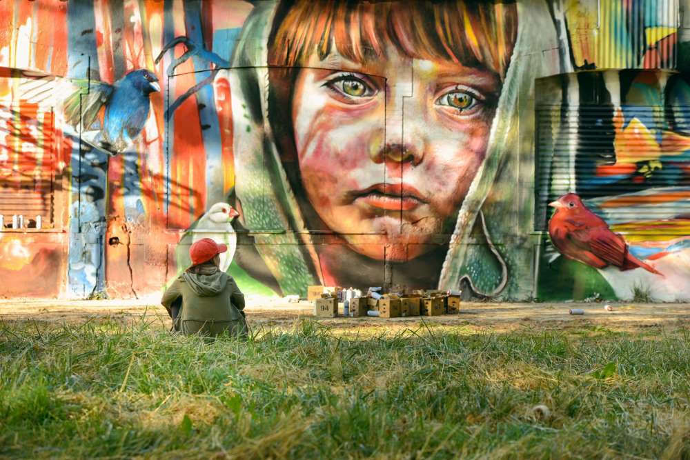 La artista Lily Brick imparte el curso “Brick en el muro: proceso creativo y técnica de espray”