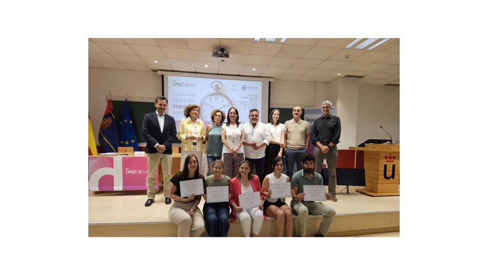 Julia de las Obras-Loscertales gana el Concurso de "Tesis en 3 minutos" rama Ciencias Sociales y Jurídicas