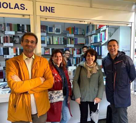 Firma de nuestros libros sobre Félix Beltrán en la Feria del Libro de Madrid