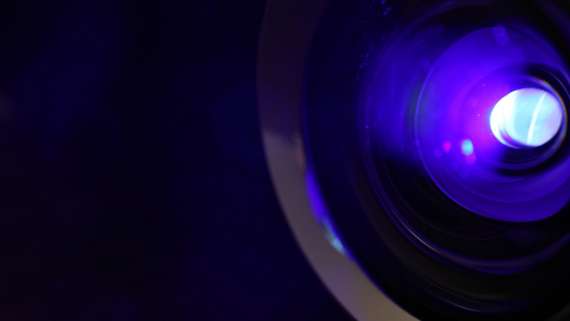 EFE y Canon convocan dos becas para fomentar las nuevas narrativas visuales.