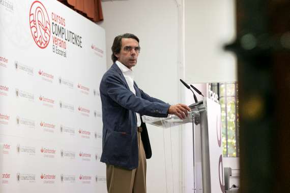 Aznar defiende la refundación del PP y del centro derecha en España