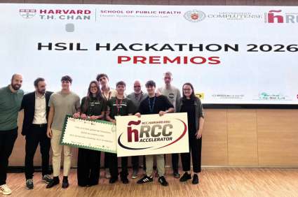 Cuatro complutenses, núcleo del equipo ganador del hackathon de la Universidad de Harvard celebrado en la UCM.
