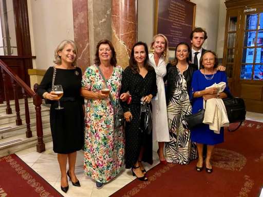 La Oficina de Relaciones Internacionales, junto con otros servicios de la universidad, participa en la Bienvenida Universitaria Complutense, que organiza la Casa del Estudiante.