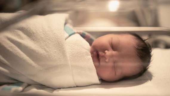 La neumonía por Covid-19 aumentó el número de partos prematuros y partos cesáreos en la primera ola