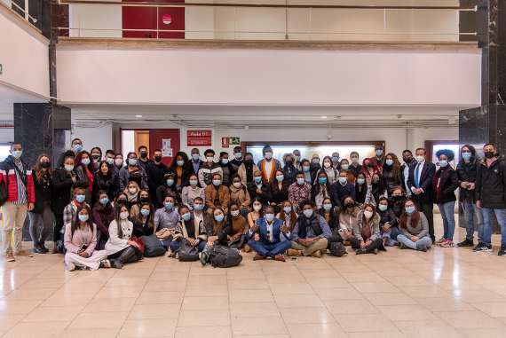 La Complutense da la bienvenida a los beneficiarios de las Becas Belisario Betancur. Esta convocatoria se realiza a través de un convenio entre la Fundación Carolina y el ICETEX.