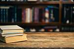 Se convoca una beca de formación en biblioteconomía y documentación relacionada con los fondos bibliográficos del Tribunal Constitucional.