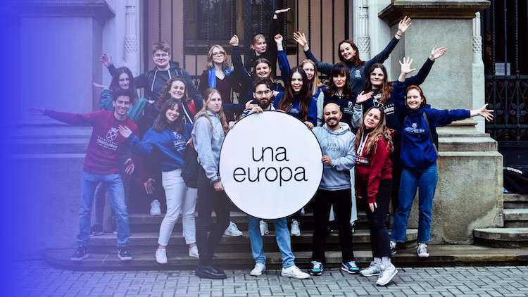 Este año la Escuela de Verano se celebró en la Universidad de Edimburgo donde tuvo el placer de recibir a estudiantes de la Universidad de Kiev.