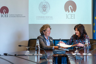 Pilar González de Frutos (Presidenta del Consejo Social) e Isabel Álvarez (Directora del ICEI)