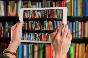 digital-library-books-tablet-photo-pixabay.com_
