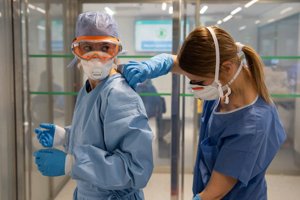 Trabajadoras del Hospital Clínic de Barcelona en plena pandemia. /Francisco Àvia_Hospital Clínic