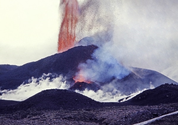 Imagen de la erupción del Teneguía el  9 de noviembre de 1971. / José María Fúster