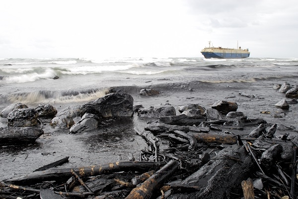 La herramienta puede estimar la evolución del derrame en tiempo real en caso de hundimiento de un barco petrolero. / Shutterstock.