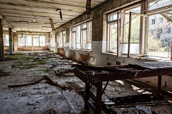 El interior de un edificio en Pripyat, la ciudad a tres kilómetros de la central. / Shutterstock. 