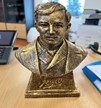 Imagen estatua de José Rizal Embajada de Filipinas